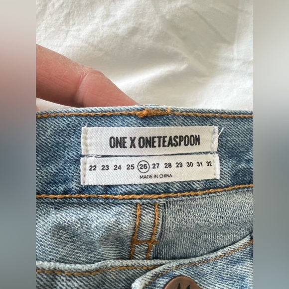 One Teaspoon | Women’s 26 Chargers Button Fly Jean Shorts Distressed Relaxed - Picture 4 of 8